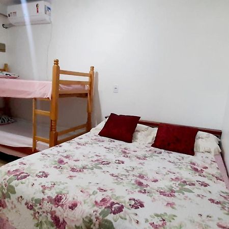 Kitnet S2 Em Torres-Rs - Na Mais Bela Praia Gaucha - Cozinha - Banheiro - Ar Condicionado - Tv Smart 32' - Wi-Fi - Estacionamento - Anfitria Superhost No Bnb Exterior foto