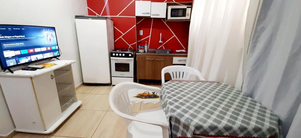 Kitnet S2 Em Torres-Rs - Na Mais Bela Praia Gaucha - Cozinha - Banheiro - Ar Condicionado - Tv Smart 32' - Wi-Fi - Estacionamento - Anfitria Superhost No Bnb Exterior foto