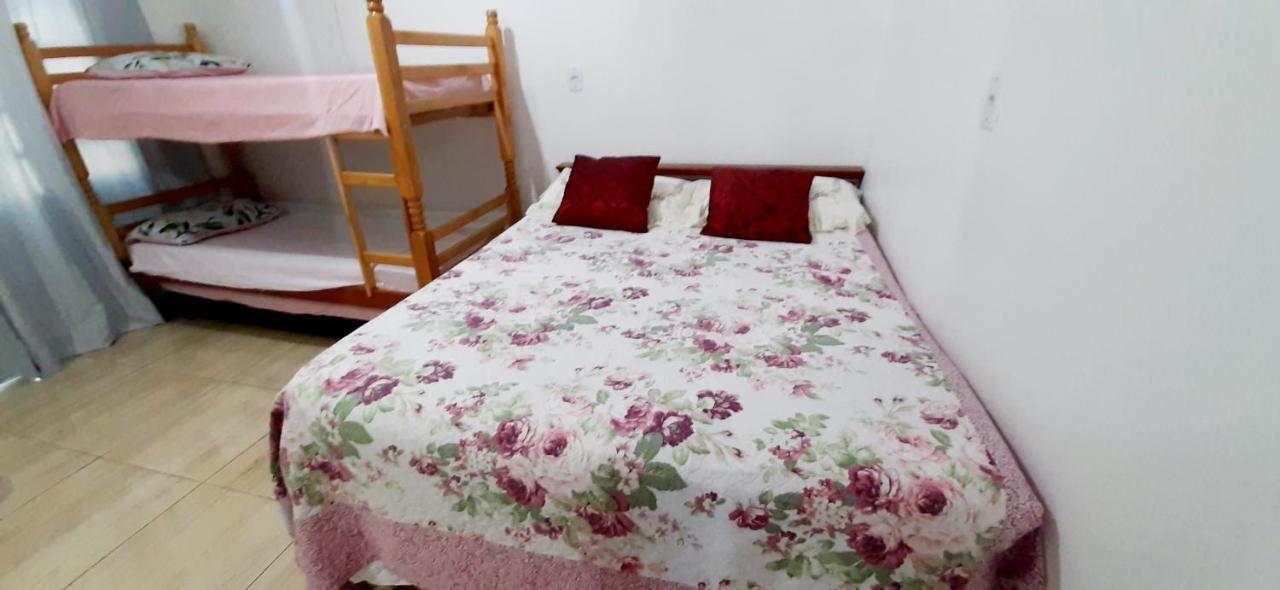 Kitnet S2 Em Torres-Rs - Na Mais Bela Praia Gaucha - Cozinha - Banheiro - Ar Condicionado - Tv Smart 32' - Wi-Fi - Estacionamento - Anfitria Superhost No Bnb Exterior foto