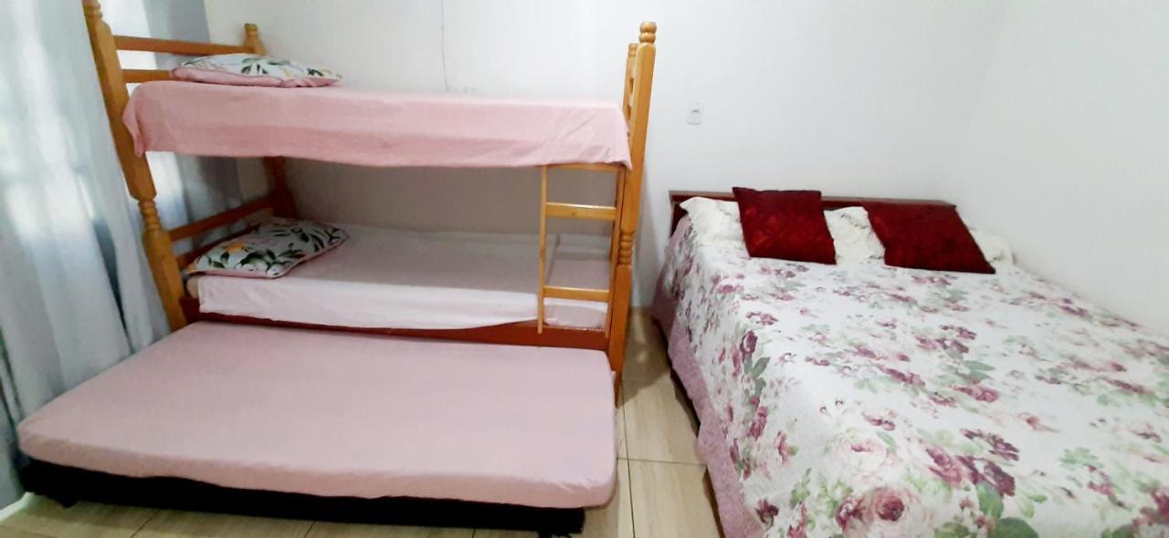 Kitnet S2 Em Torres-Rs - Na Mais Bela Praia Gaucha - Cozinha - Banheiro - Ar Condicionado - Tv Smart 32' - Wi-Fi - Estacionamento - Anfitria Superhost No Bnb Exterior foto